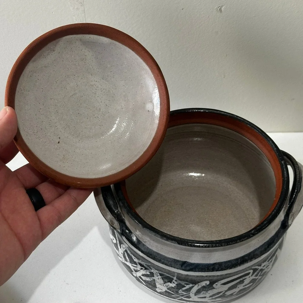 Studio Pottery Sgraffito Terracotta Lidded Bean Cookie Jar Dish Signed